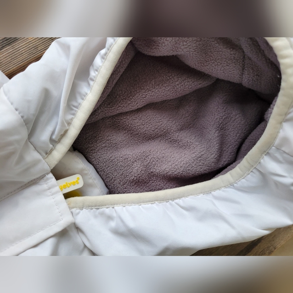 TIPSY ELVES SZ 18-24M VGUC 1 pc WHITE w/ RAINBOW ๐ aplique SNOWSUIT w/ Hood - Picture 5 of 8
